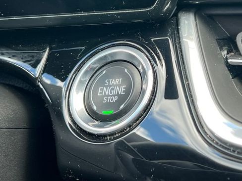 Used 2024 Chevrolet Trax RS w/ Driver Confidence Package FWD image 32