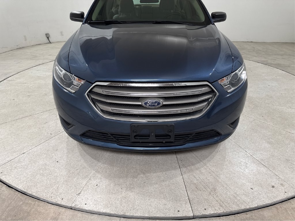 Used 2018 Ford Taurus SE FWD image 12