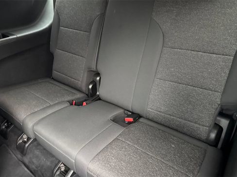 Used 2024 Chevrolet Traverse LT image 23