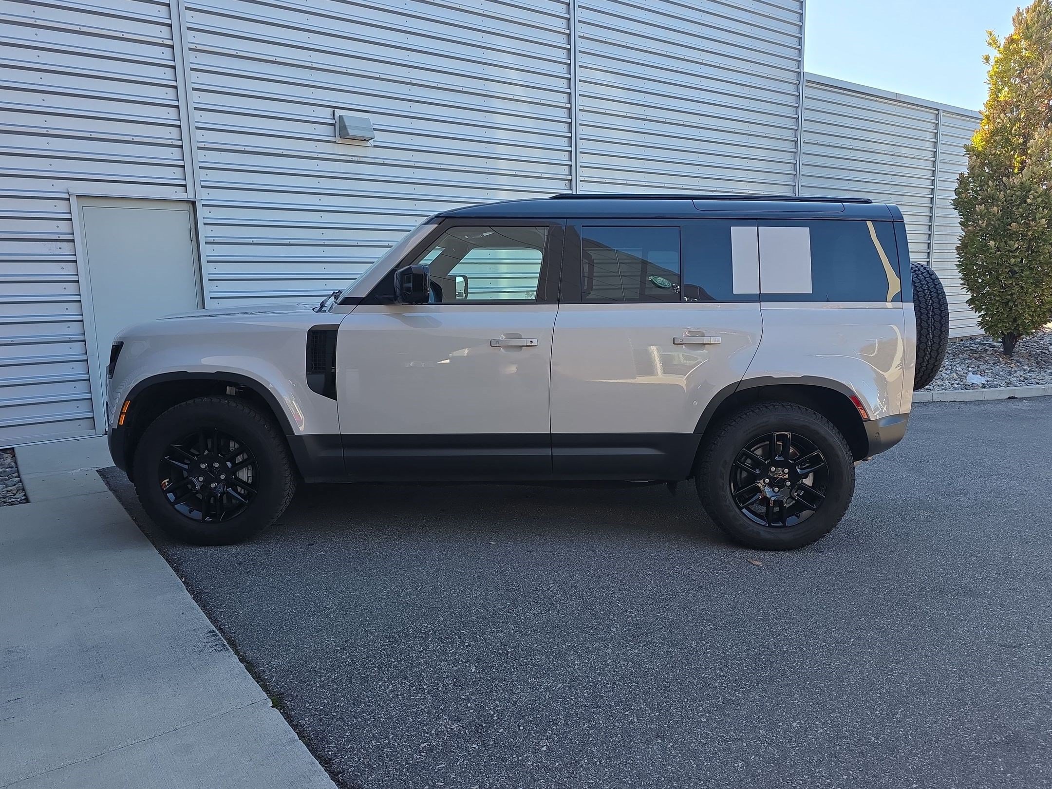 Used 2026 Land Rover Defender 110 S AWD/4WD image 11