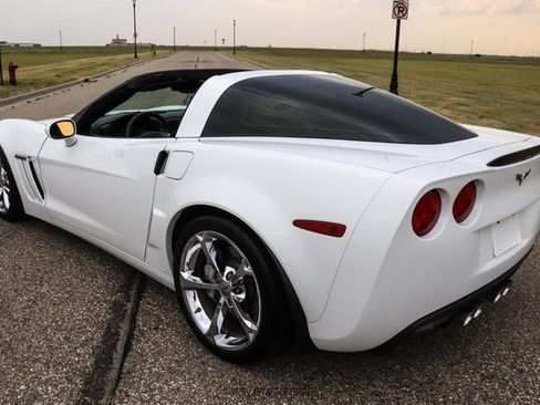 Used 2011 Chevrolet Corvette Grand Sport w/ Preferred Equipment Group RWD image 6
