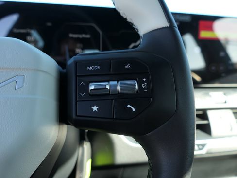 New 2025 Kia K4 GT-Line w/ GT-Line Premium Package FWD image 12