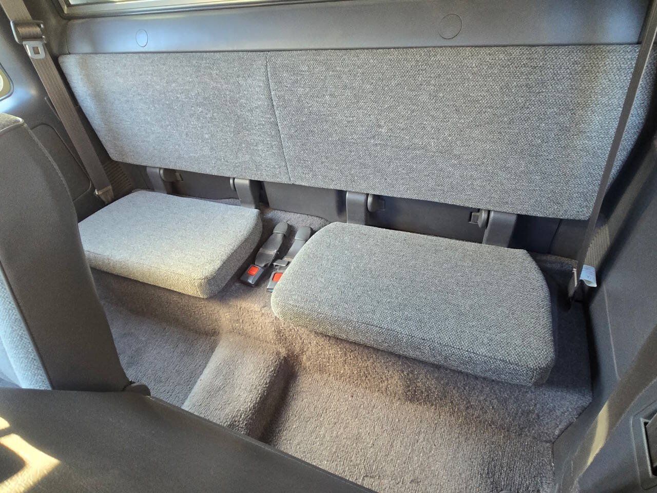 Used 1989 Toyota Pickup Deluxe RWD image 9