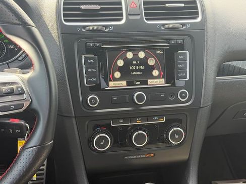 Used 2014 Volkswagen GTI Driver's Edition image 11