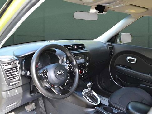 Used 2017 Kia Soul + image 15