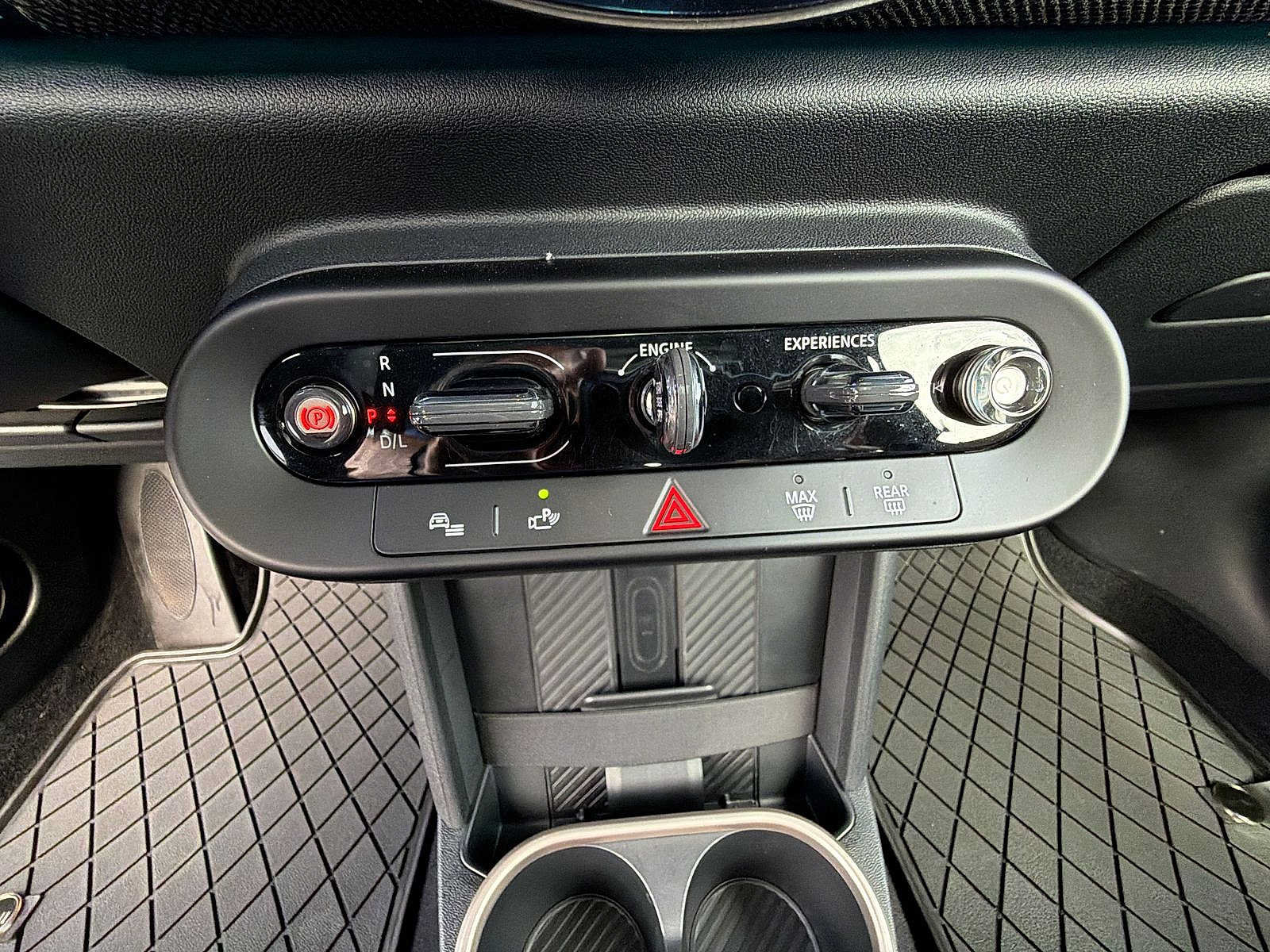 Used 2026 MINI Cooper 2-Door Hardtop FWD image 25