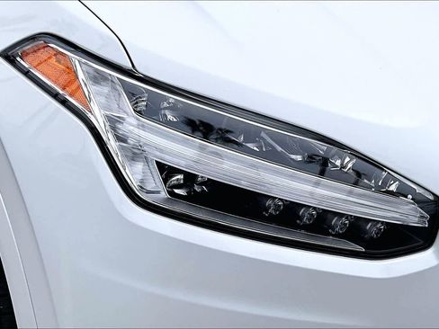 Used 2019 Volvo XC90 T5 Momentum image 26