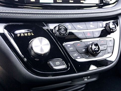 New 2026 Chrysler Pacifica Select image 16