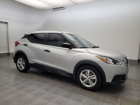 Used 2020 Nissan Kicks S image 11