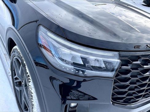Used 2025 Ford Explorer ST image 31