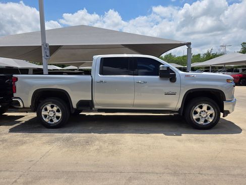 Used 2020 Chevrolet Silverado 2500 LTZ w/ LTZ Texas Edition AWD/4WD image 9