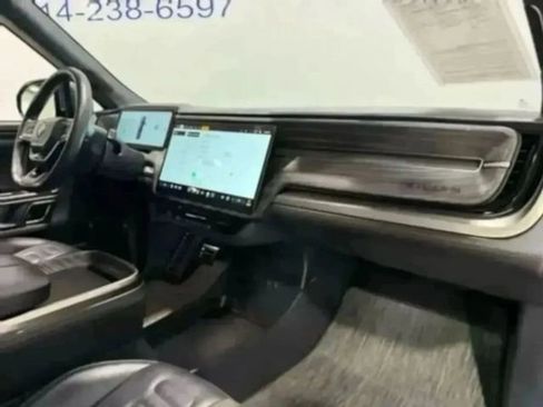 Used 2022 Rivian R1T Adventure image 23