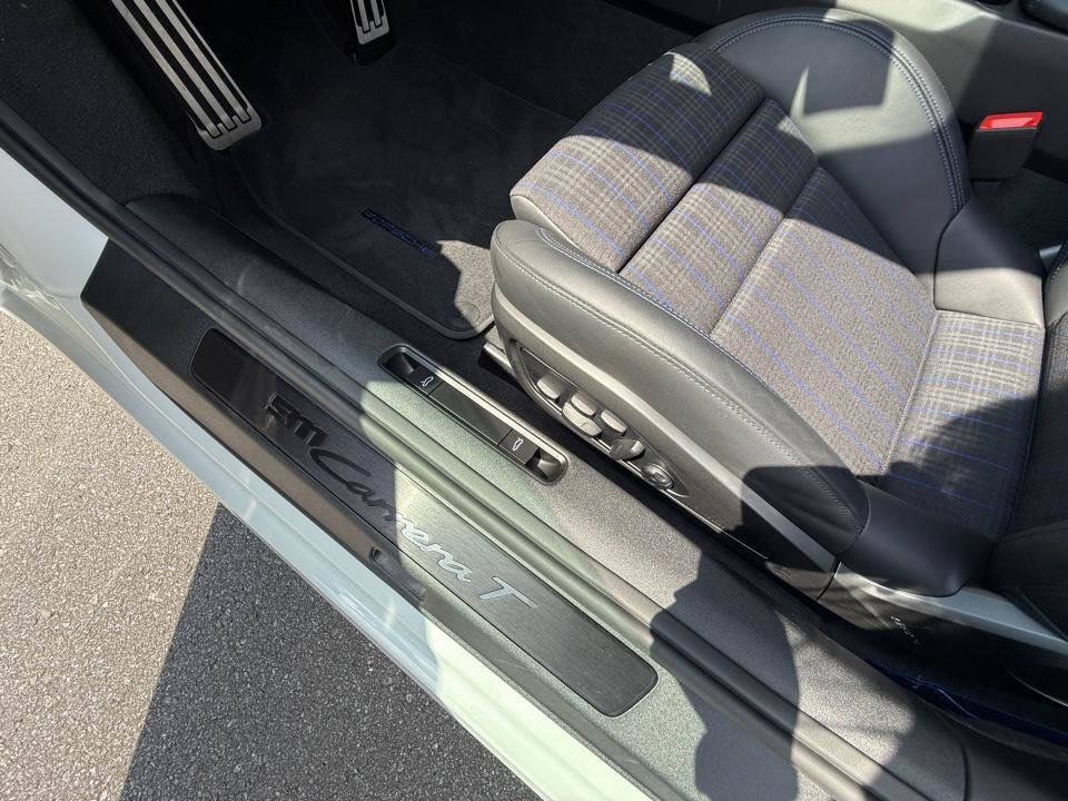 Certified 2026 Porsche 911 Carrera T RWD image 25