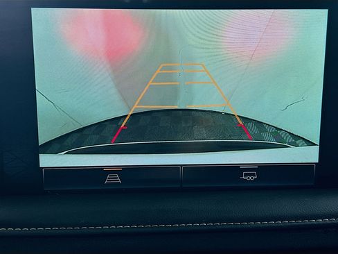 Used 2024 GMC Yukon XL SLT image 23