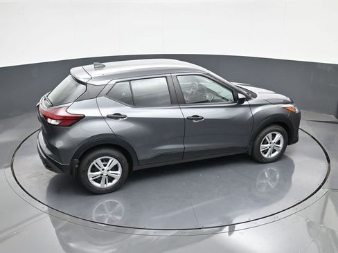 New 2025 Nissan Kicks Play S image 31