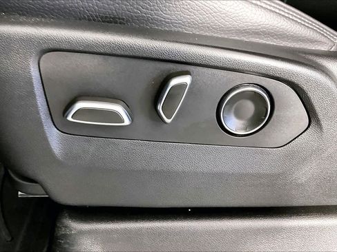 Used 2021 GMC Yukon XL Denali w/ LPO, Illumination Package image 34