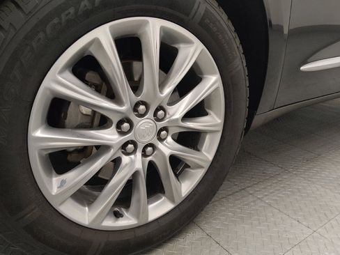 Used 2019 Buick Enclave Essence AWD/4WD image 31