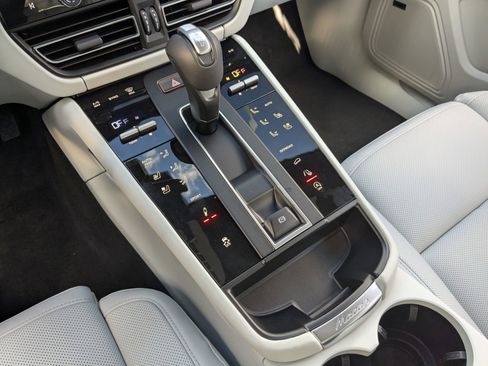 New 2026 Porsche Macan S image 21