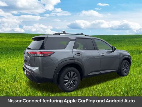 Used 2024 Nissan Pathfinder SV image 5