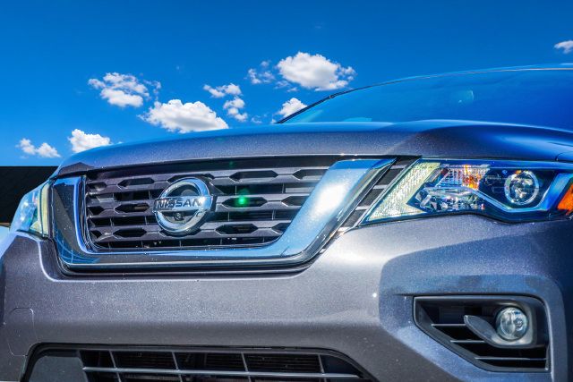 Used 2019 Nissan Pathfinder SL FWD image 37