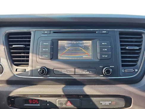Used 2016 Kia Sedona LX w/ LX Essentials Premium Package FWD image 22
