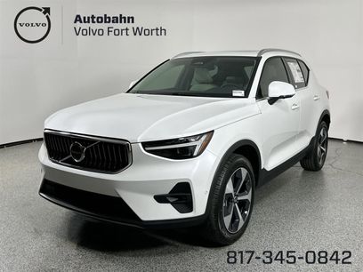 New 2025 Volvo XC40 B5 Plus w/ Protection Package Premier