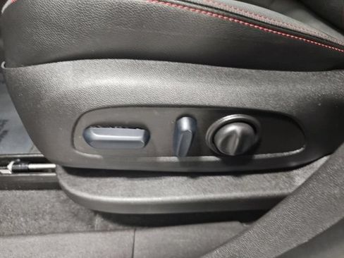 Used 2024 Chevrolet Equinox RS AWD/4WD image 17