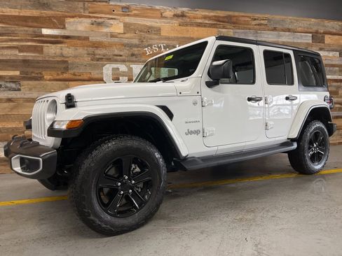 Used 2021 Jeep Wrangler Unlimited Sahara w/ Dual Top Group image 13