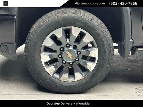 Used 2022 Chevrolet Silverado 2500 High Country w/ Z71 Off-Road Package image 39