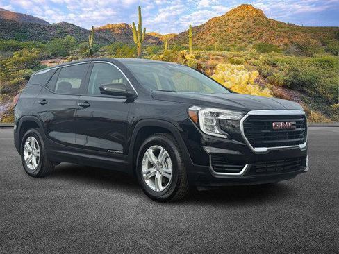 Used 2024 GMC Terrain SLE image 2