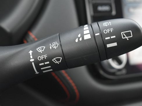 Used 2023 Nissan Kicks SR w/ SR Premium Package image 22