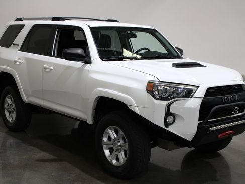 Used 2017 Toyota 4Runner TRD Pro image 4