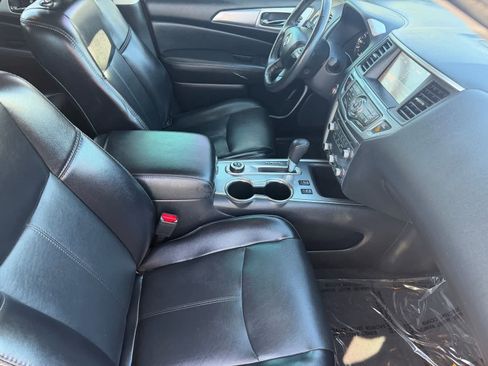 Used 2020 Nissan Pathfinder SL AWD/4WD image 10