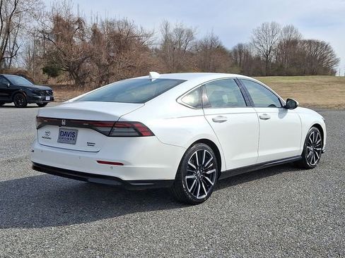 Used 2023 Honda Accord Touring image 6