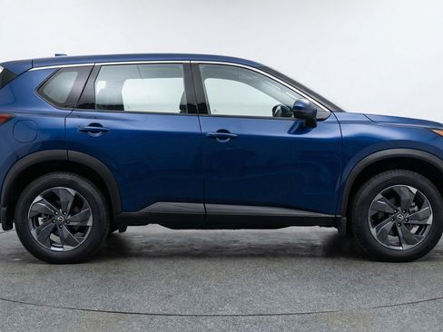 Used 2025 Nissan Rogue SV FWD image 11