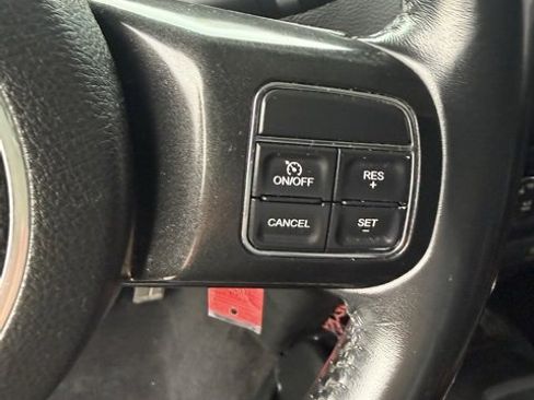 Used 2017 Jeep Wrangler Unlimited Rubicon image 17