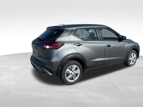 New 2025 Nissan Kicks Play S image 6