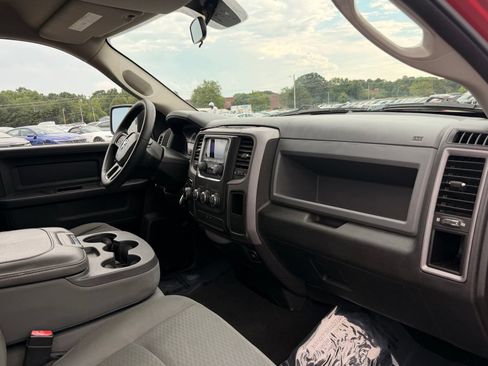 Used 2014 RAM 1500 Express RWD image 28