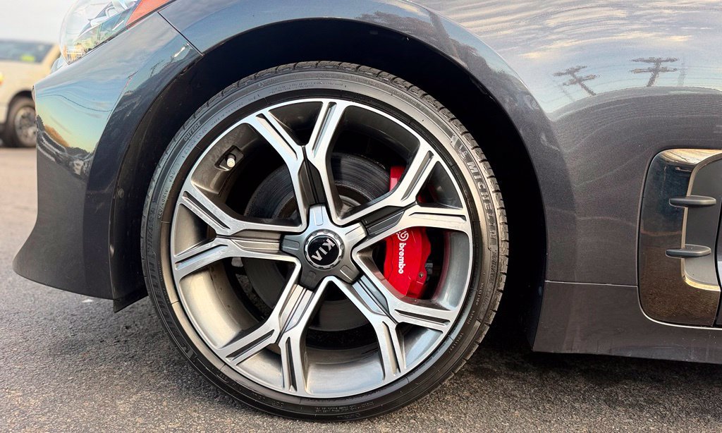 Used 2021 Kia Stinger GT1 AWD/4WD image 3