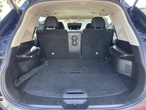 Used 2017 Nissan Rogue S w/ S Appearance Package image 8