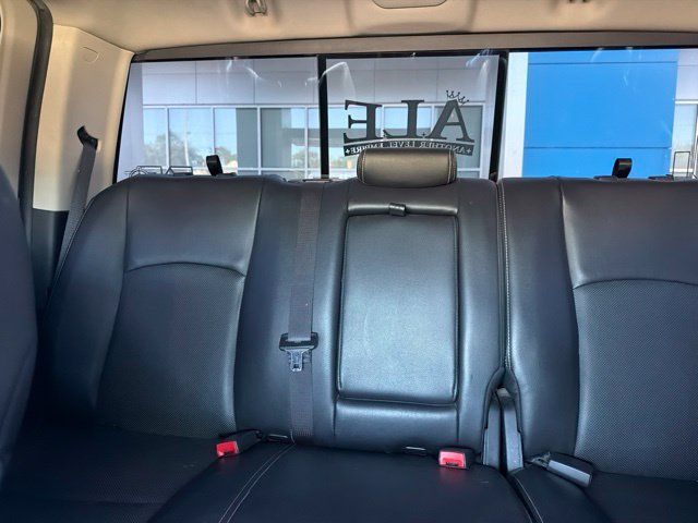 Used 2015 RAM 1500 Laramie w/ Convenience Group AWD/4WD image 15