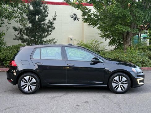 Used 2016 Volkswagen e-Golf SEL Premium w/ Driver Assistance Package image 4