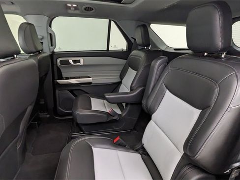 Certified 2022 Ford Explorer XLT w/ Equipment Group 202A image 35
