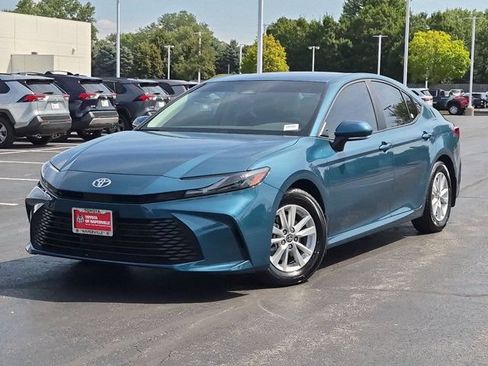Used 2026 Toyota Camry LE w/ Convenience Package FWD image 2