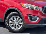 Used 2018 Kia Sorento LX image 5