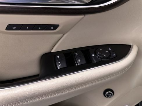 Used 2023 Buick Envision Avenir image 24