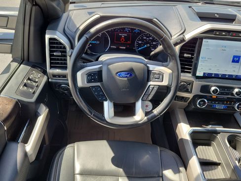 Used 2022 Ford F250 Lariat w/ Lariat Ultimate Package AWD/4WD image 16