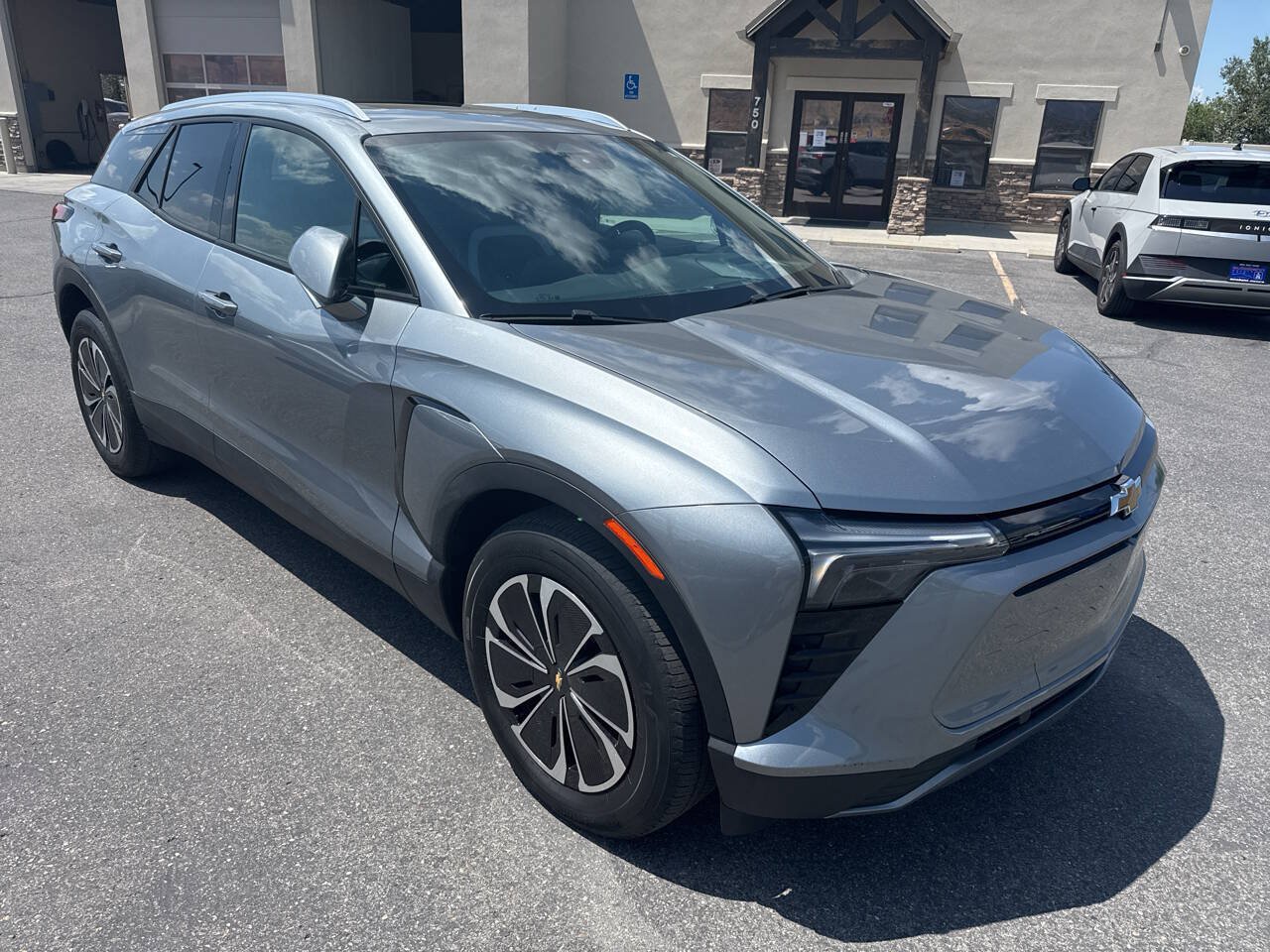 Used 2024 Chevrolet Blazer EV LT AWD/4WD image 1