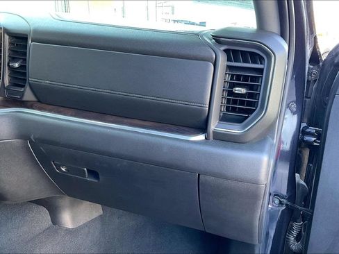 Used 2026 GMC Sierra 1500 SLT RWD image 17