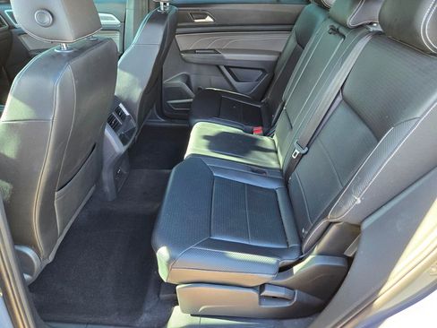 Certified 2022 Volkswagen Atlas Cross Sport SE image 9